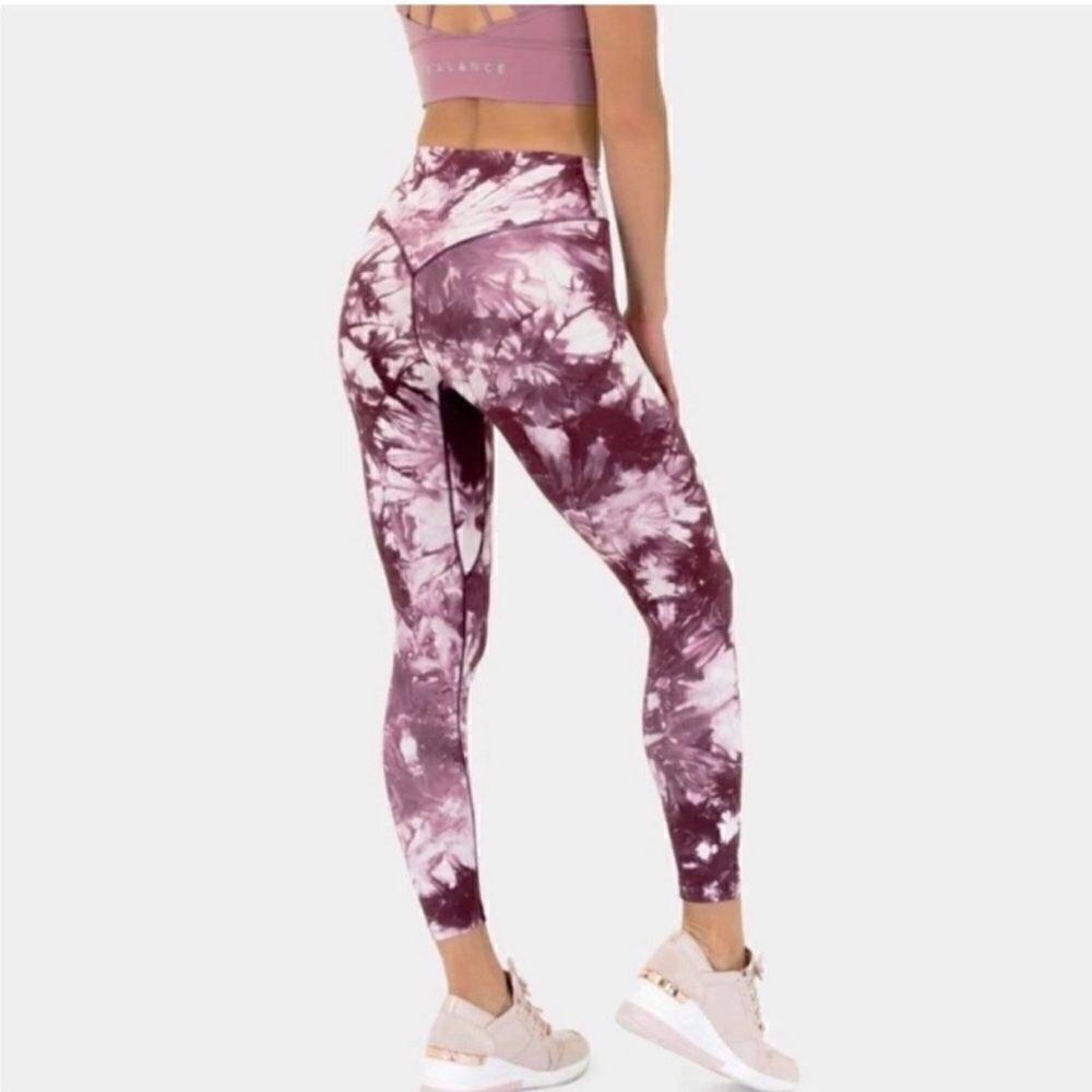 Balance Athletica The OG Tie Dye Leggings - Picture 4 of 10